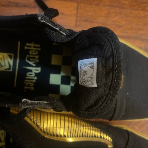 Vans x Harry Potter Sneakers - Gold & Black Sneakers - Golden Snitch - Old Skool - Picture 4 of 6